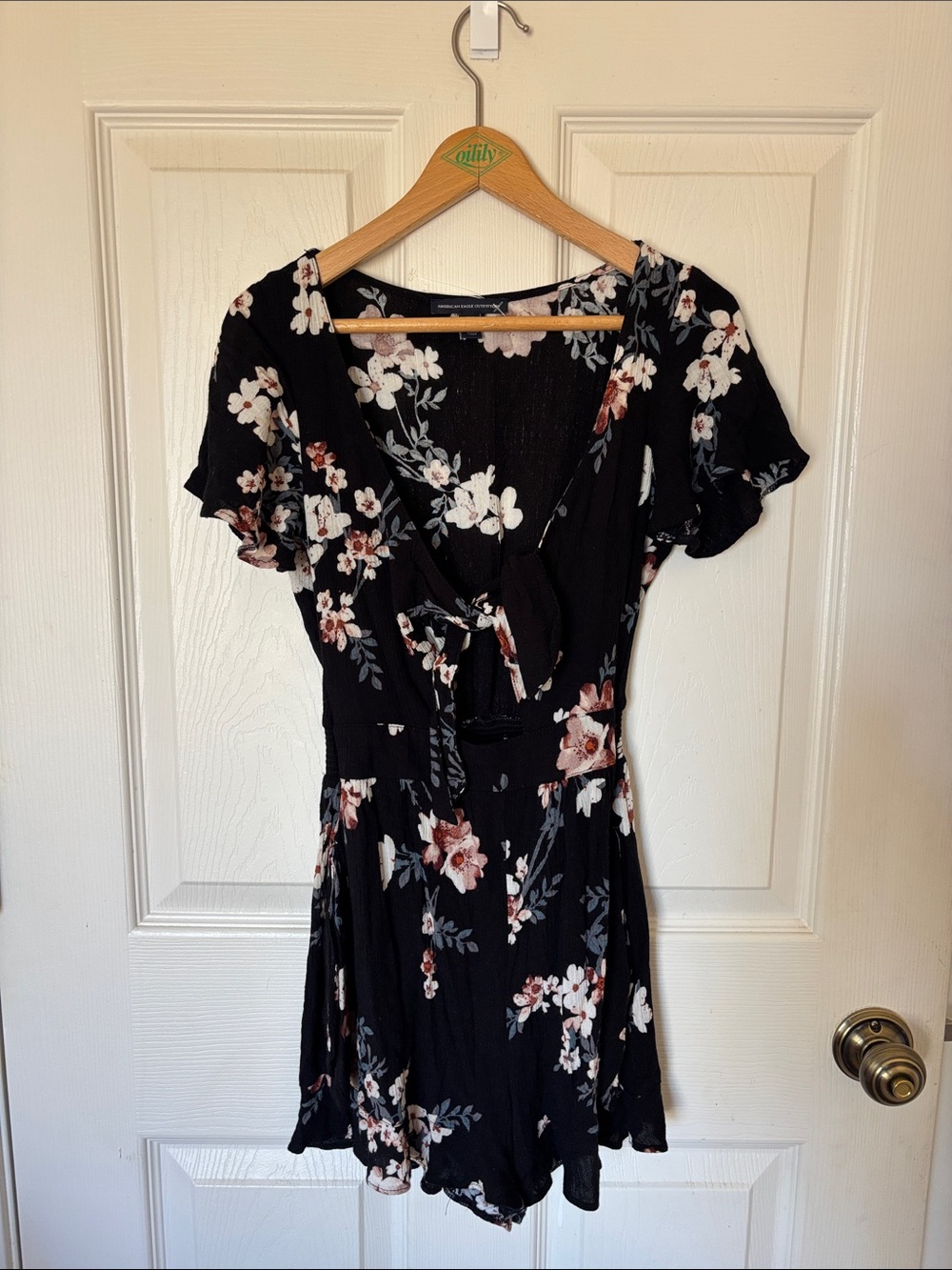 American Eagle Floral Tie Front Romper XXS | Black